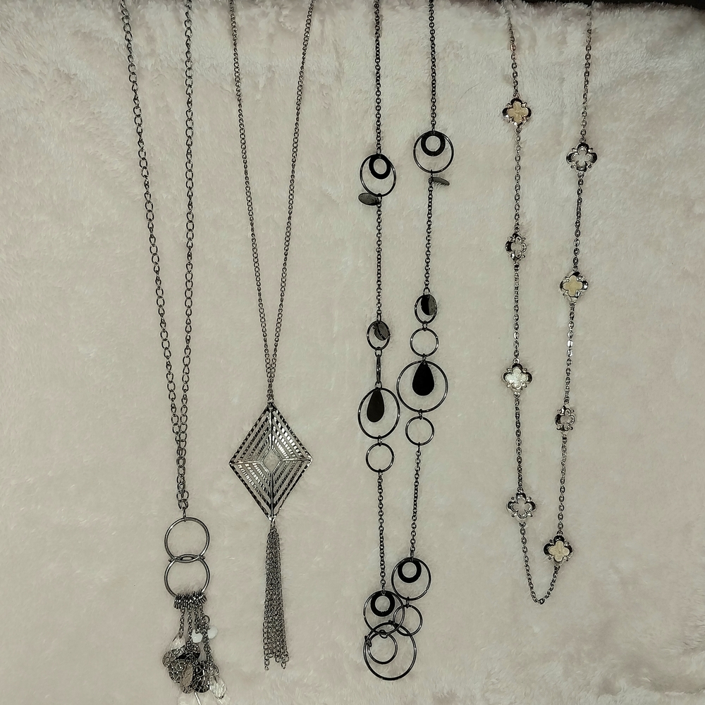 Elegant Silver Necklace Set